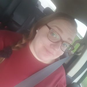 Meet your Posher, Lora